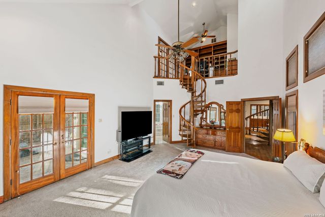 9 Scarborough Square, San Antonio, TX 78218