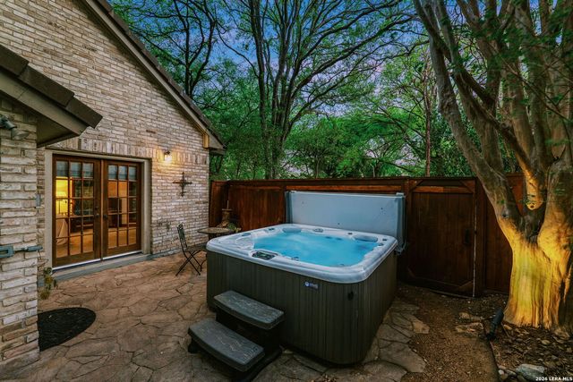 9 Scarborough Square, San Antonio, TX 78218