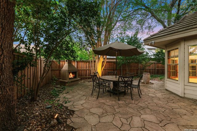 9 Scarborough Square, San Antonio, TX 78218