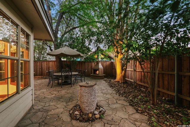 9 Scarborough Square, San Antonio, TX 78218