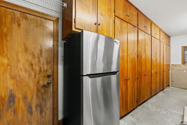 9 Scarborough Square, San Antonio, TX 78218