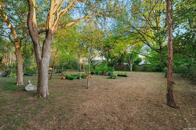 9 Scarborough Square, San Antonio, TX 78218