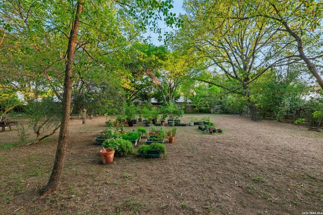 9 Scarborough Square, San Antonio, TX 78218