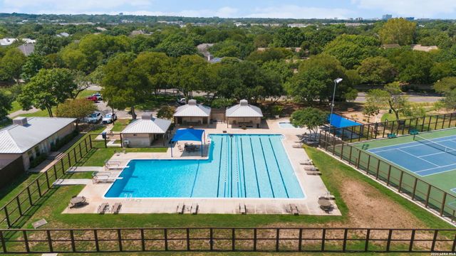 9 Scarborough Square, San Antonio, TX 78218