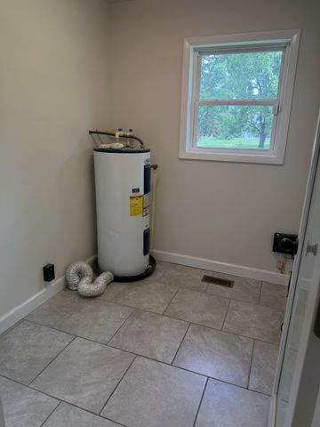 1009 Due West Cir, Lafayette, TN 37083