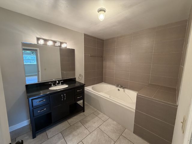 1009 Due West Cir, Lafayette, TN 37083