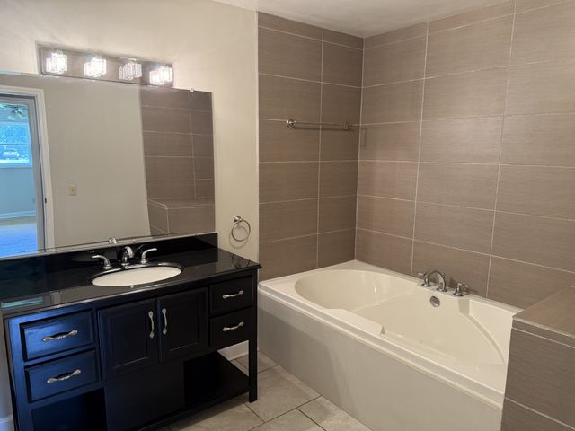 1009 Due West Cir, Lafayette, TN 37083
