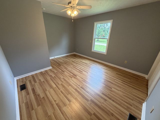 1009 Due West Cir, Lafayette, TN 37083