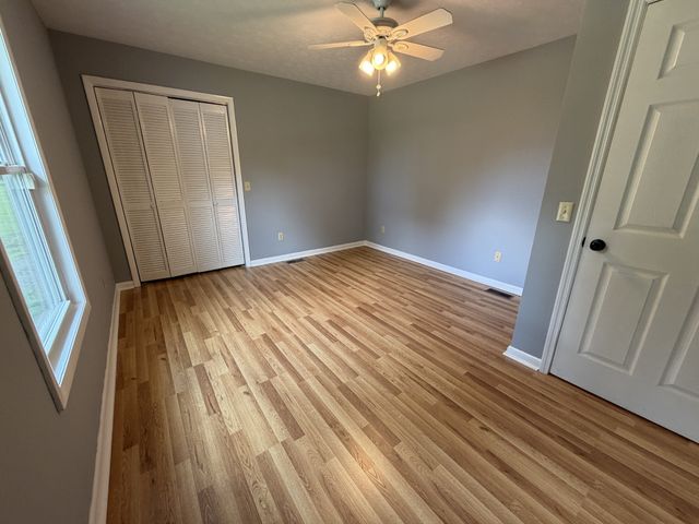 1009 Due West Cir, Lafayette, TN 37083