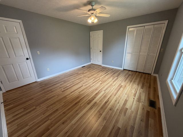 1009 Due West Cir, Lafayette, TN 37083
