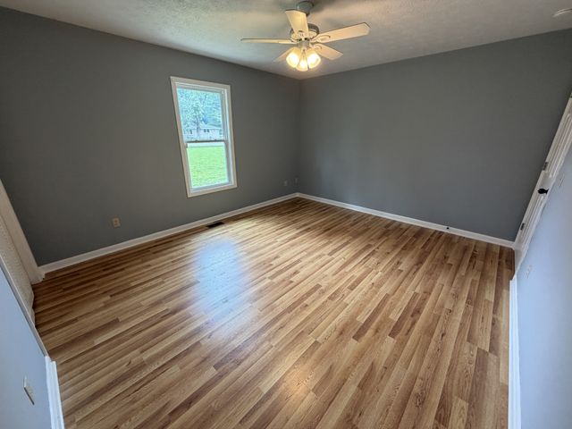 1009 Due West Cir, Lafayette, TN 37083