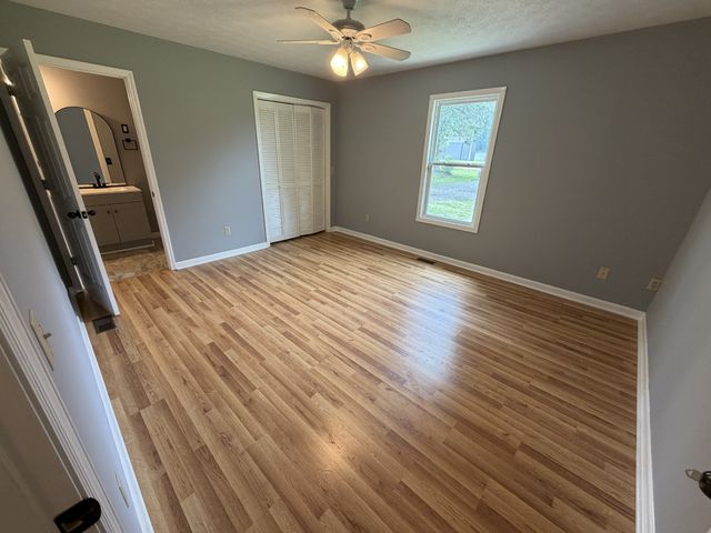 1009 Due West Cir, Lafayette, TN 37083