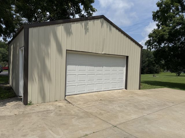 1009 Due West Cir, Lafayette, TN 37083