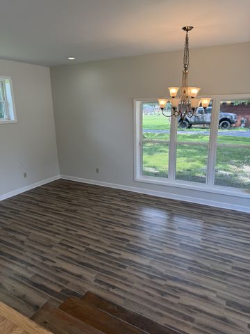 1009 Due West Cir, Lafayette, TN 37083
