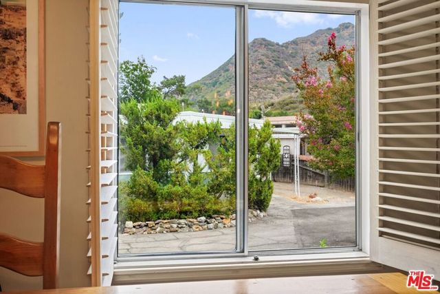 30473 Mulholland 33, Agoura Hills, CA 91301
