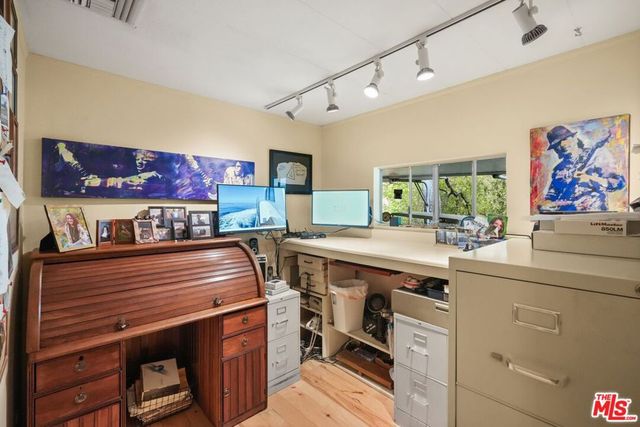 30473 Mulholland 33, Agoura Hills, CA 91301