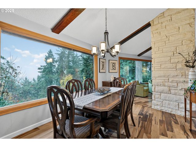 17542 KIRKWOOD Rd, Gladstone, OR 97027