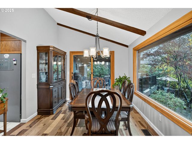 17542 KIRKWOOD Rd, Gladstone, OR 97027