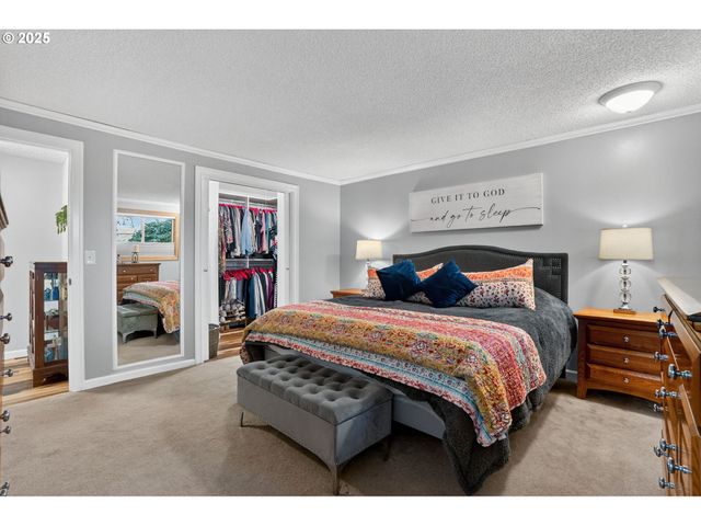 17542 KIRKWOOD Rd, Gladstone, OR 97027