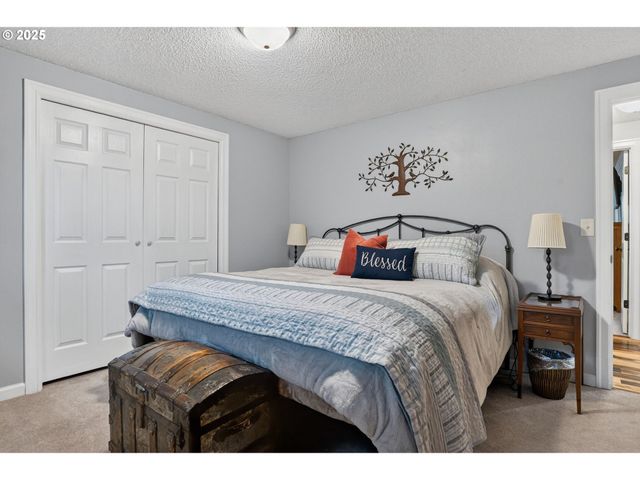 17542 KIRKWOOD Rd, Gladstone, OR 97027