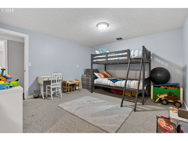 17542 KIRKWOOD Rd, Gladstone, OR 97027