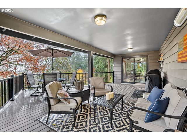 17542 KIRKWOOD Rd, Gladstone, OR 97027