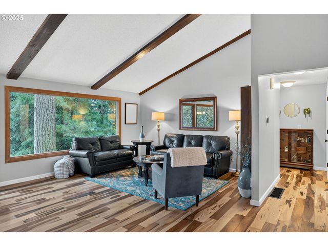 17542 KIRKWOOD Rd, Gladstone, OR 97027