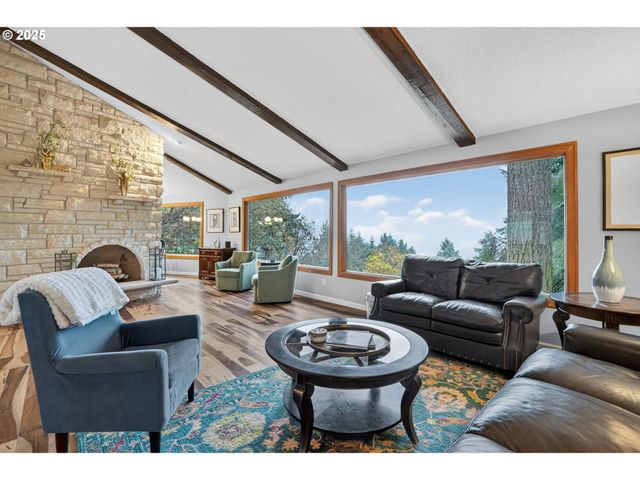 17542 KIRKWOOD Rd, Gladstone, OR 97027