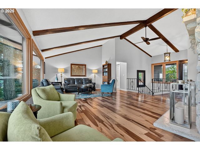 17542 KIRKWOOD Rd, Gladstone, OR 97027