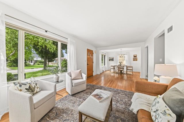 534 N 105th STREET, Wauwatosa, WI 53226