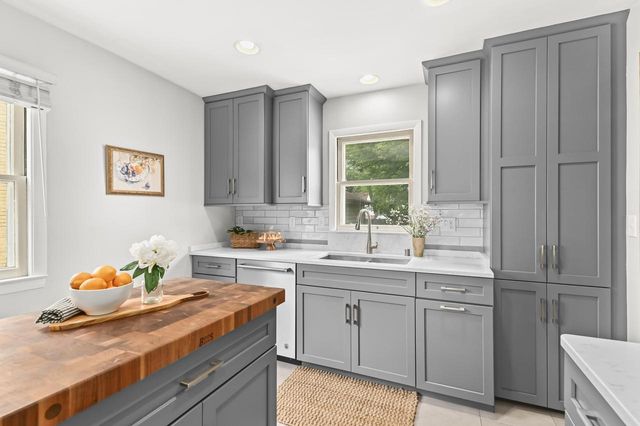 534 N 105th STREET, Wauwatosa, WI 53226