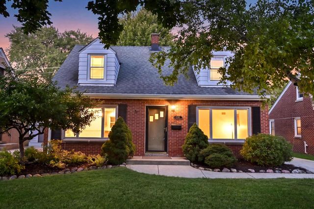 534 N 105th STREET, Wauwatosa, WI 53226