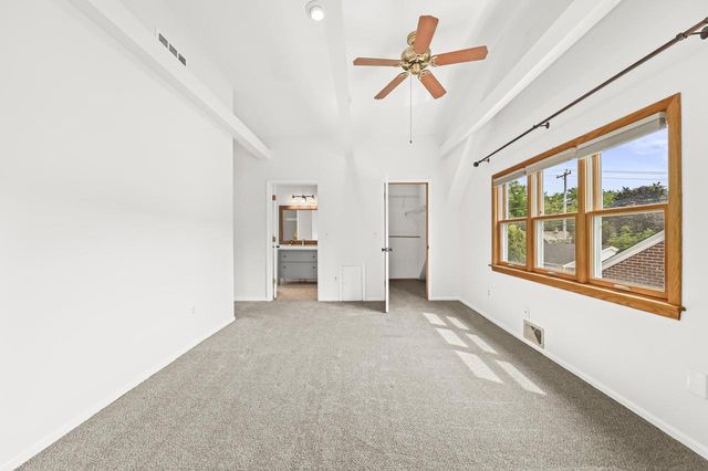 534 N 105th STREET, Wauwatosa, WI 53226