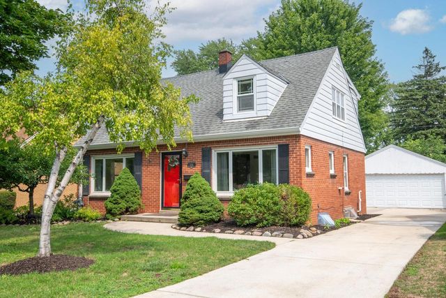 534 N 105th STREET, Wauwatosa, WI 53226