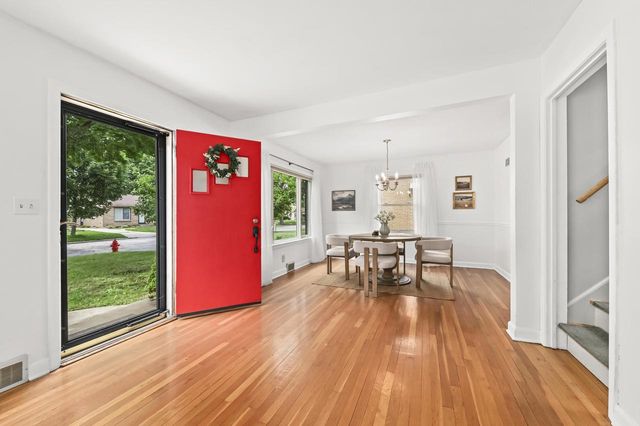 534 N 105th STREET, Wauwatosa, WI 53226