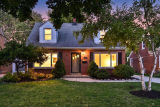 534 N 105th STREET, Wauwatosa, WI 53226