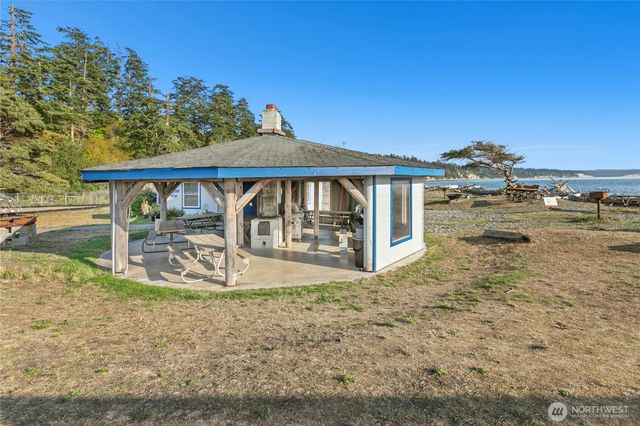 1216 Rickover Drive, Coupeville, WA 98239