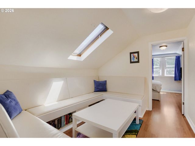 116 S GIBBS St, Portland, OR 97239