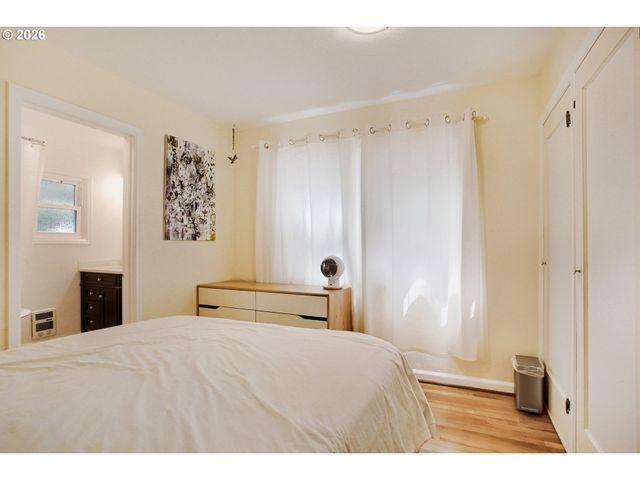 116 S GIBBS St, Portland, OR 97239