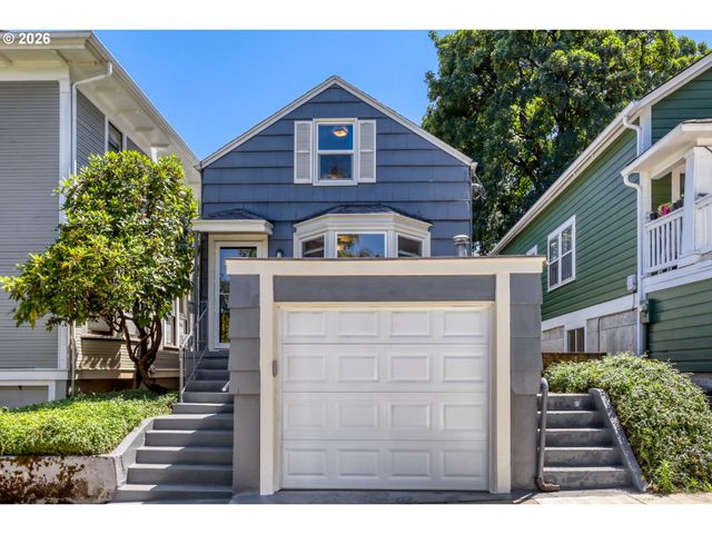 116 S GIBBS St, Portland, OR 97239