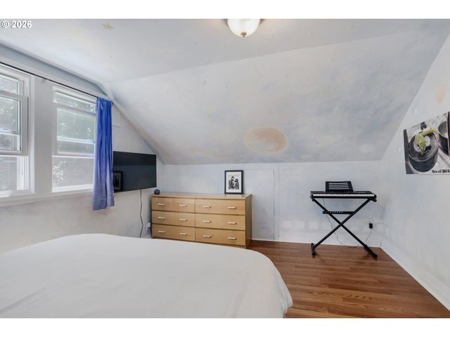 116 S GIBBS St, Portland, OR 97239