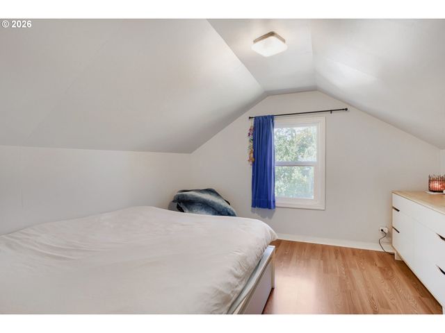 116 S GIBBS St, Portland, OR 97239