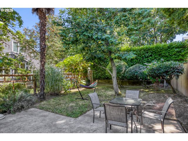 116 S GIBBS St, Portland, OR 97239