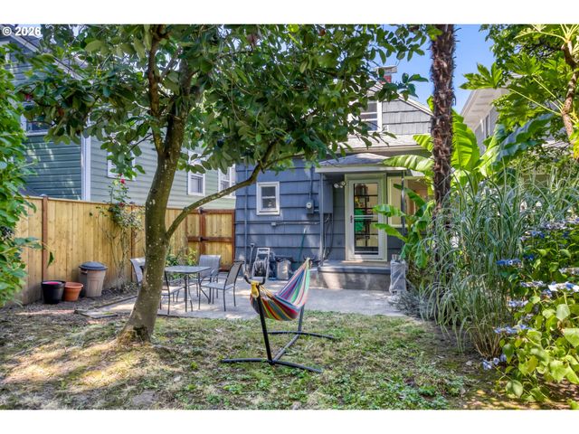 116 S GIBBS St, Portland, OR 97239