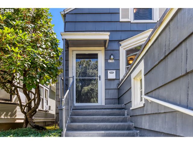 116 S GIBBS St, Portland, OR 97239