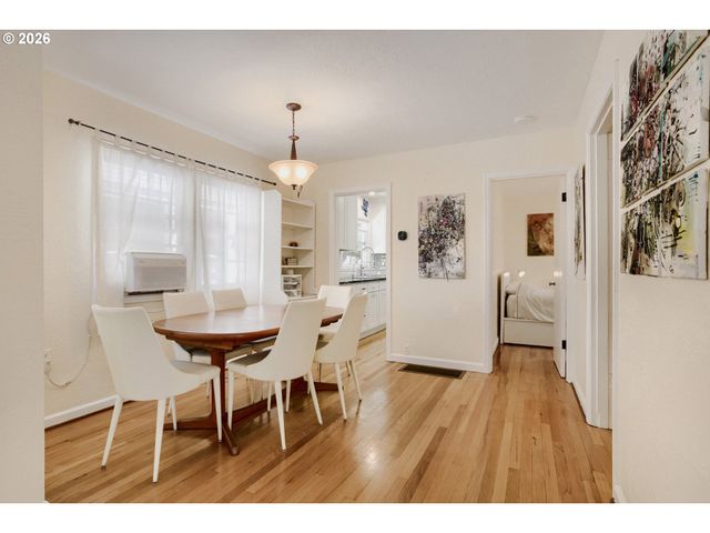 116 S GIBBS St, Portland, OR 97239