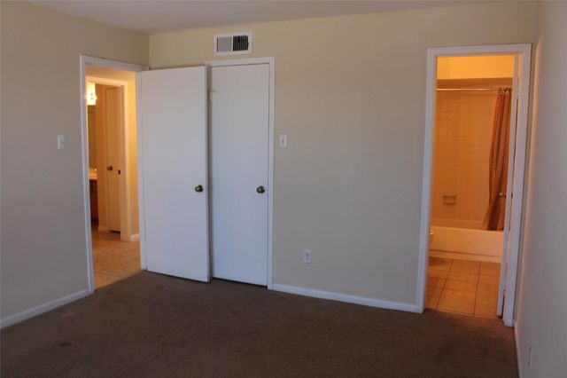 16111 Aspenglen Drive 806, Houston, TX 77084