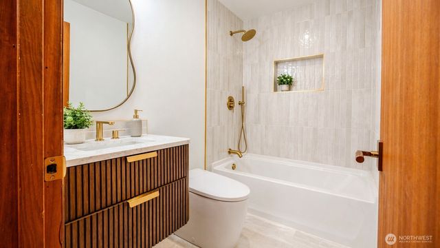 2419 Federal Avenue E, Seattle, WA 98102