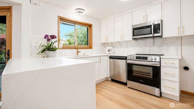 2419 Federal Avenue E, Seattle, WA 98102