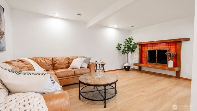 2419 Federal Avenue E, Seattle, WA 98102